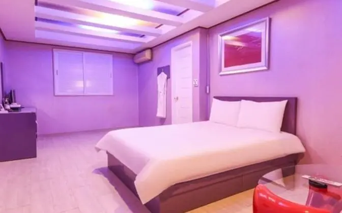 Oda (VIP room (1st floor parking/wave movi)