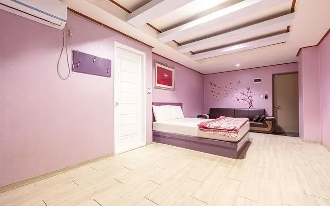 Oda (VIP room (1st floor parking/wave movi)