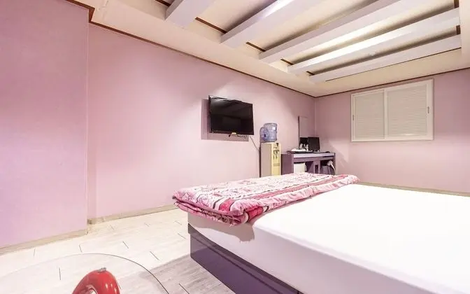 Oda (VIP room (1st floor parking/wave movi)