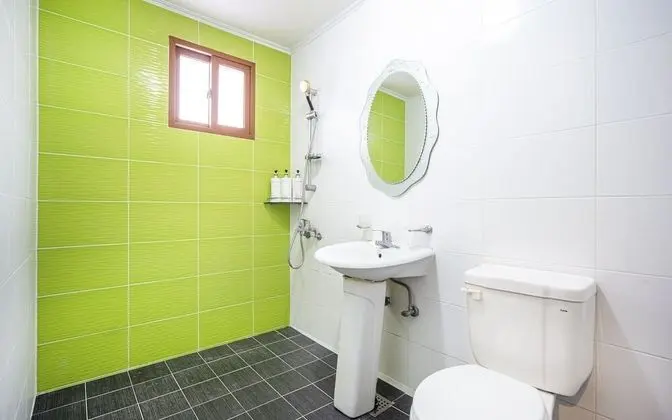 Oda (VIP room (1st floor parking/wave movi)