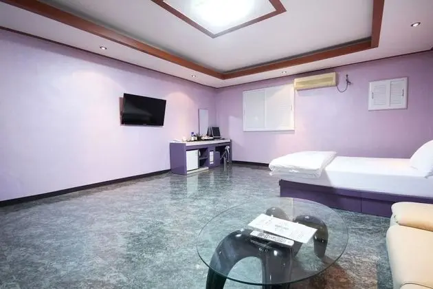 Oda (VIP room (1st floor parking/wave movi)