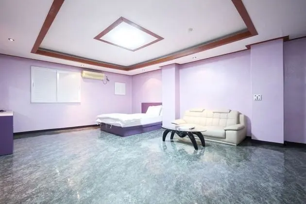 Oda (VIP room (1st floor parking/wave movi)