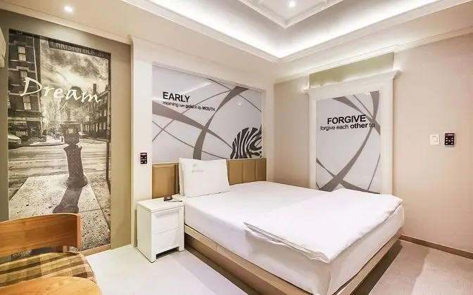 Oda (Standard (Netflix viewing/bath/PC/bid)