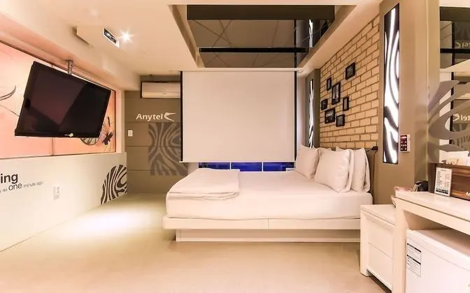 Oda (Suite (2 PCs for PUBG/viewable Netfli)