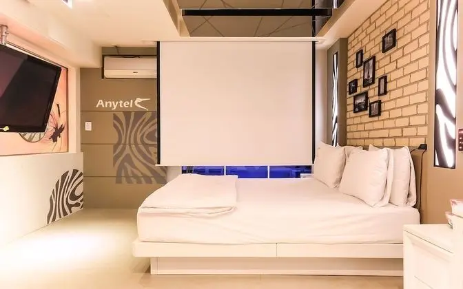 Oda (Suite (2 PCs for PUBG/viewable Netfli)