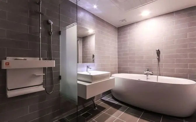 Oda (Suite (2 PCs for PUBG/viewable Netfli)