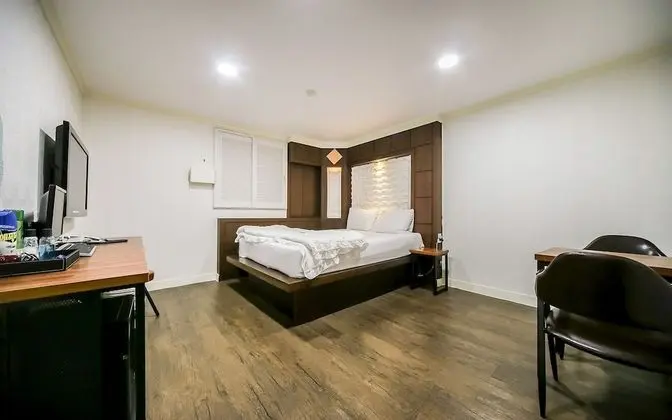 Oda (Deluxe rooms (Netflix available / Gue)