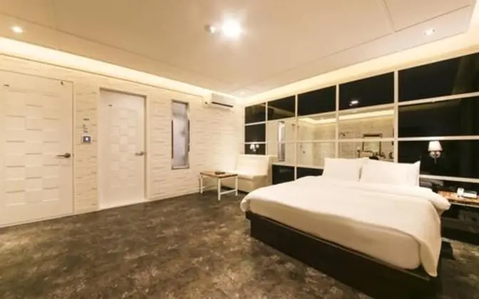 Oda (Deluxe (Good for room heating and coo)