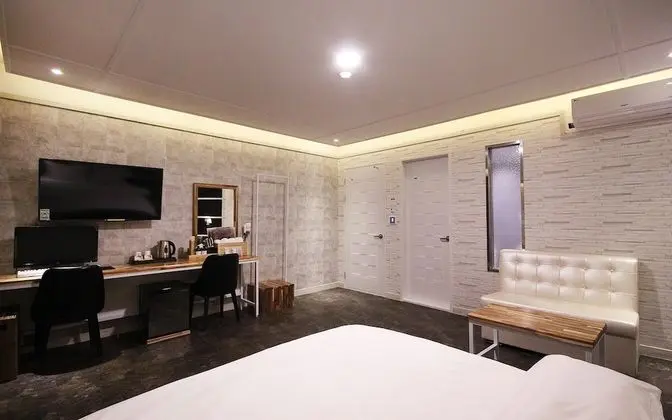 Oda (Deluxe (Good for room heating and coo)