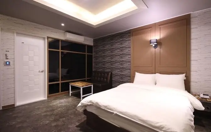 Oda (Deluxe (Good for room heating and coo)