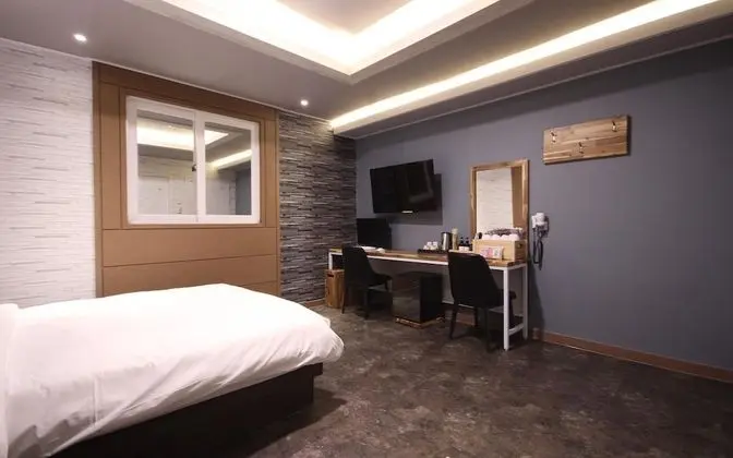 Oda (Deluxe (Good for room heating and coo)