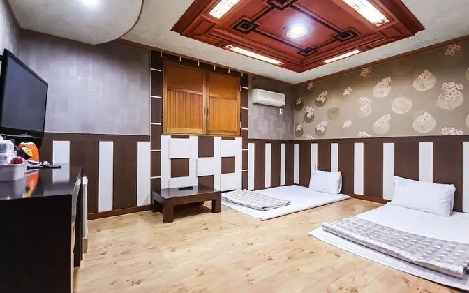 Oda (Ondol Room)