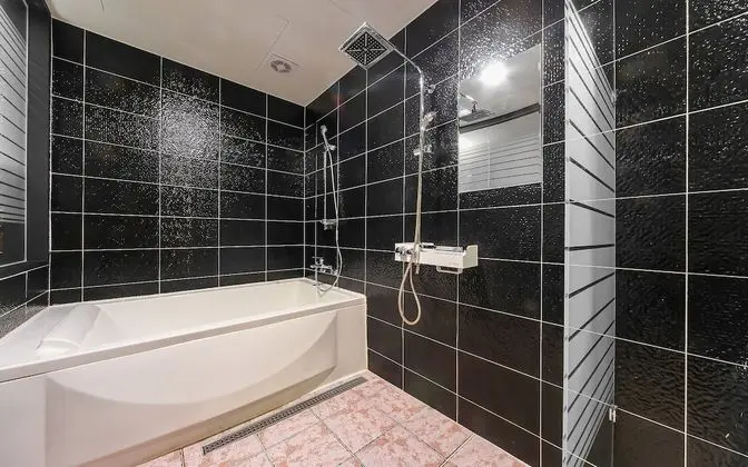 Oda (Suite (with styler / Netflix availabl)