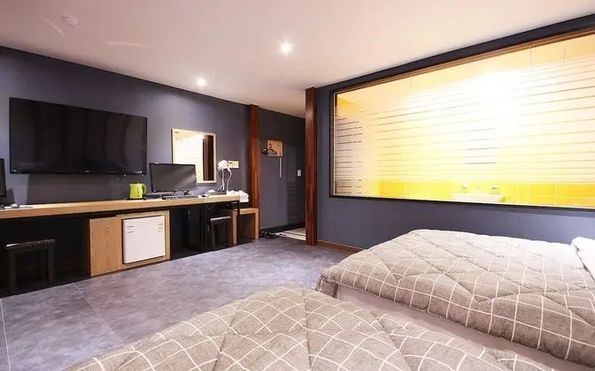 Oda (Twin-GTX1060 couple PC (Netflix avail)