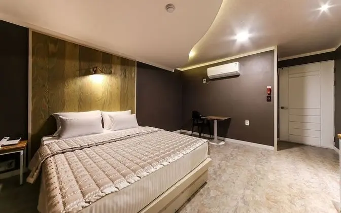 Oda (Standard B (high quality bedding/new )