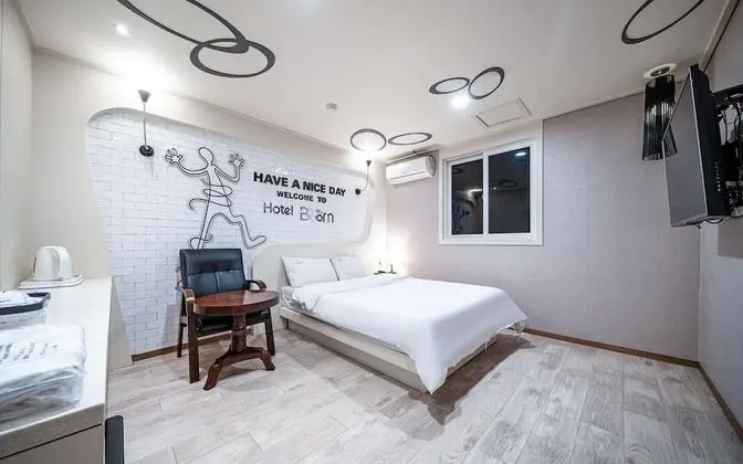 Oda (Deluxe rooms (clean price-to-performa)
