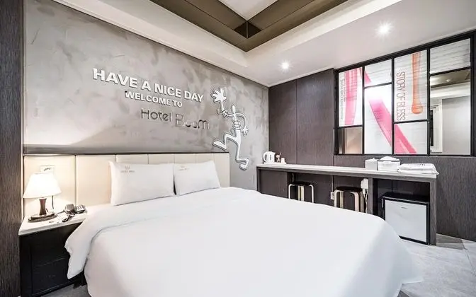 Oda (Deluxe rooms (clean price-to-performa)