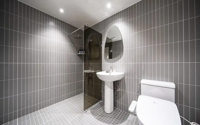 Oda (Standard (Smart TV Netflix available )