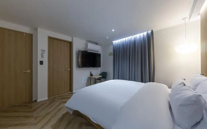 Oda (Standard (Smart TV Netflix available )