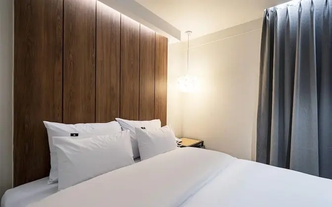 Oda (Standard (Smart TV Netflix available )