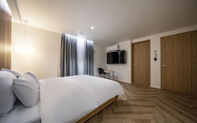 Oda (Standard (Smart TV Netflix available )