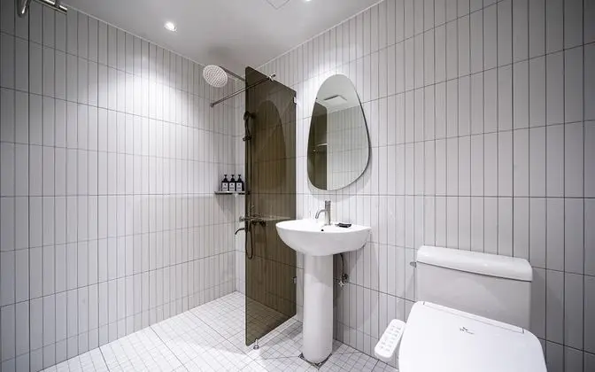 Oda (Standard (Smart TV Netflix available )