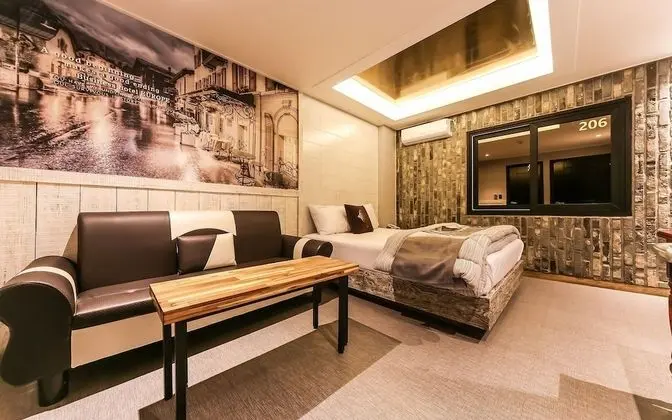 Oda (1 room 1 parking (all rooms available)