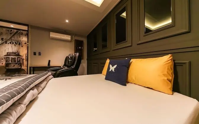 Oda (Executive room - massage chair (all r)