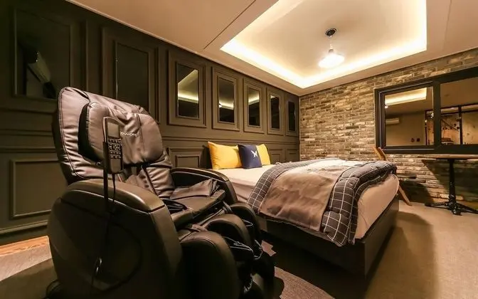 Oda (Executive room - massage chair (all r)