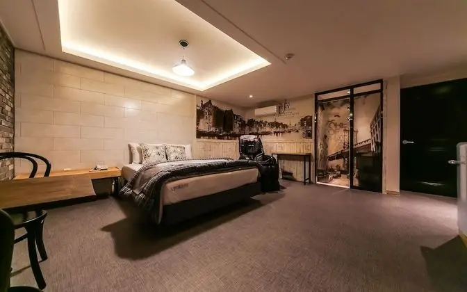 Oda (Executive room - massage chair (all r)