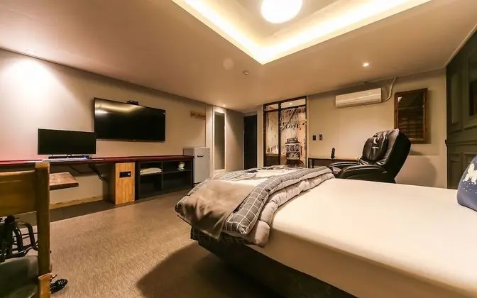 Oda (Executive room - massage chair (all r)