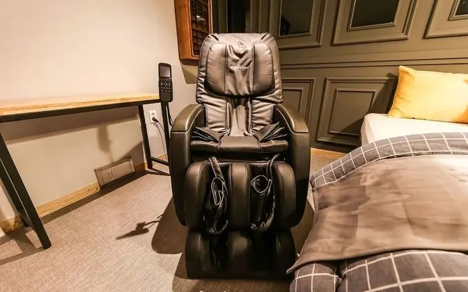 Oda (Executive room - massage chair (all r)