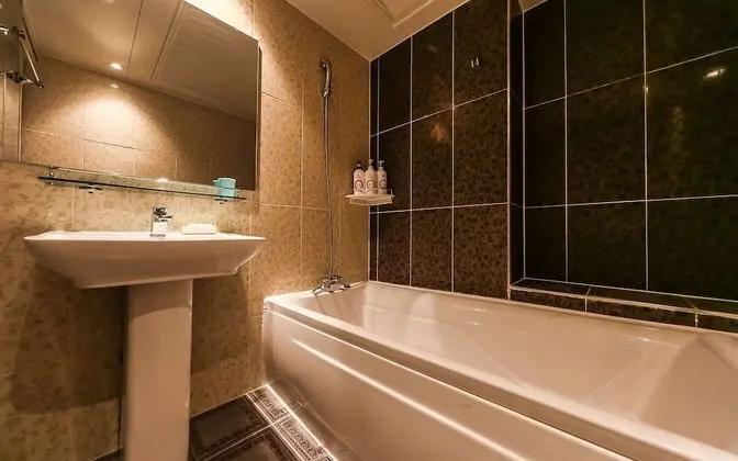 Oda (Executive room - massage chair (all r)