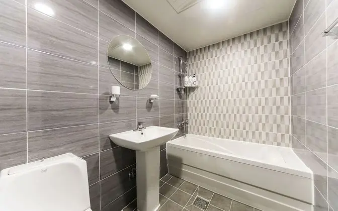 Oda (Suite (free watching Netflix bathtub )