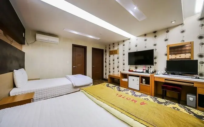 Oda (Twin (double bed & single bed / PC/ba)