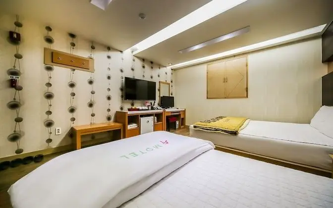 Oda (Twin (double bed & single bed / PC/ba)