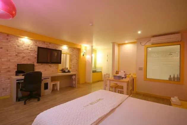 Oda (Special room (Spacious room / PC / bi)