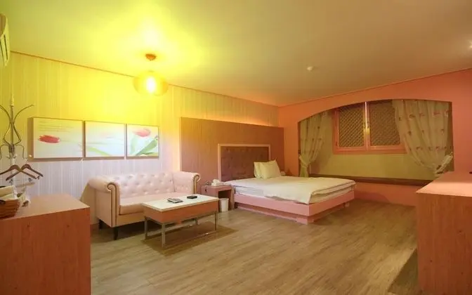 Oda (Special room (Spacious room / PC / bi)