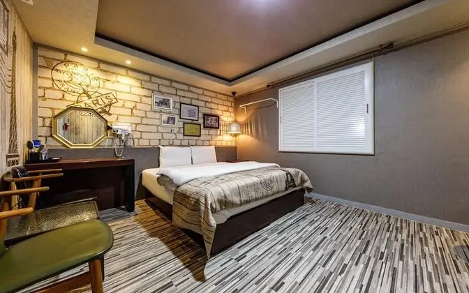 Oda (Business Room-Standard Room Standard )