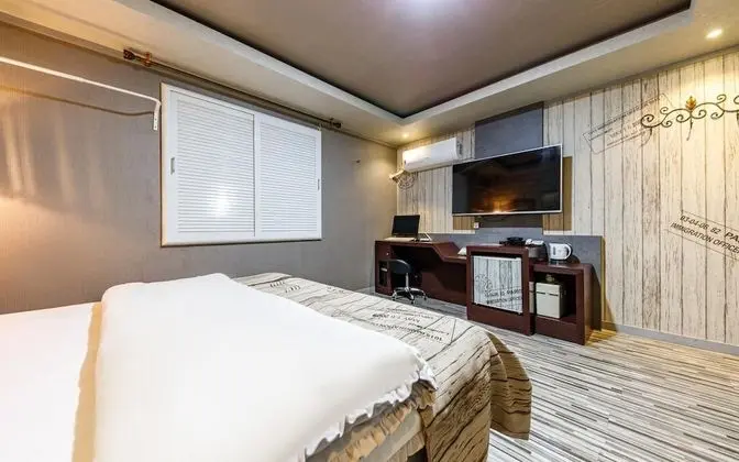 Oda (Business Room-Standard Room Standard )