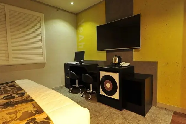 Oda (Semi-private room (with LGTv/New air )