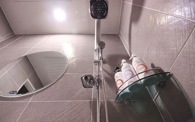 Oda (Deluxe A (free Netflix viewing) (Late)