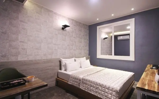 Oda (Deluxe A (free Netflix viewing) (Late)