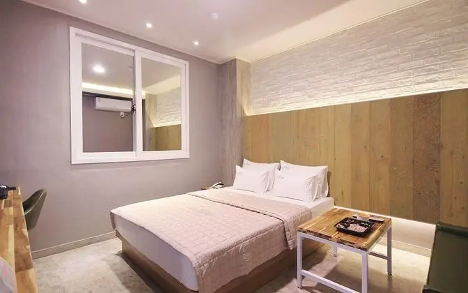 Oda (Suite A (free Netflix viewing) (bath )