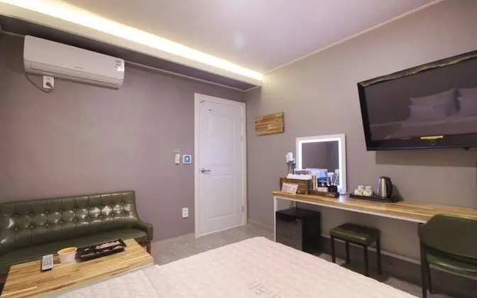 Oda (Suite A (free Netflix viewing) (bath )