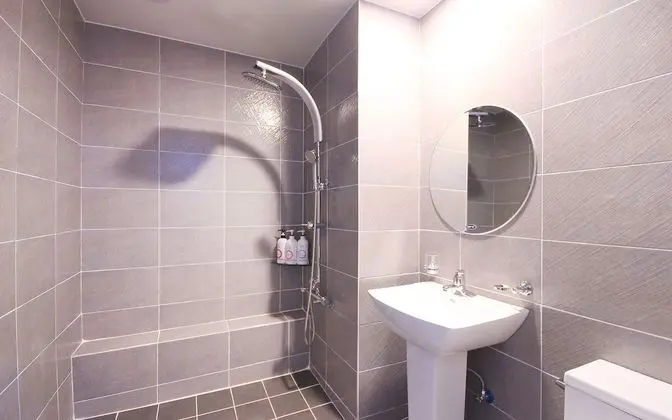 Oda (Twin (free Netflix viewing) (double s)