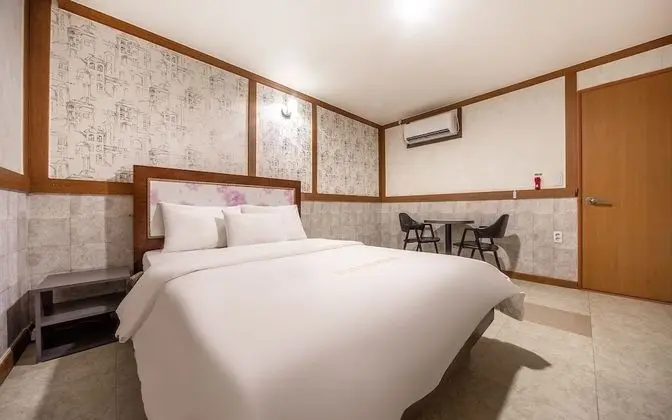 Oda (Standard room (Modern design/PC/busin)