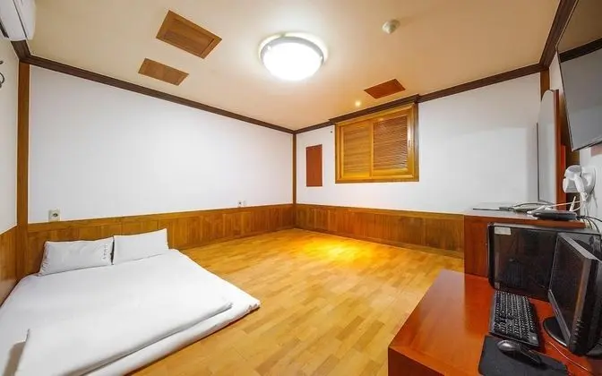 Oda (Ondol (Netflix is available for 2 peo)