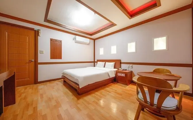 Oda (Standard room (Netflix available))