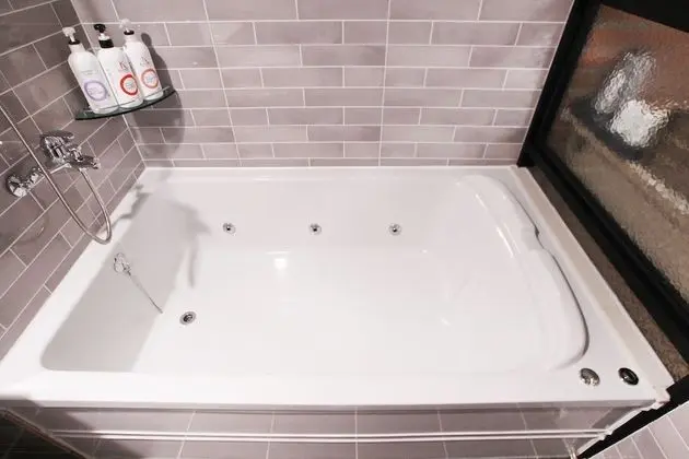 Oda (VIP - Bathtub (Premium Bedding/PC - L)